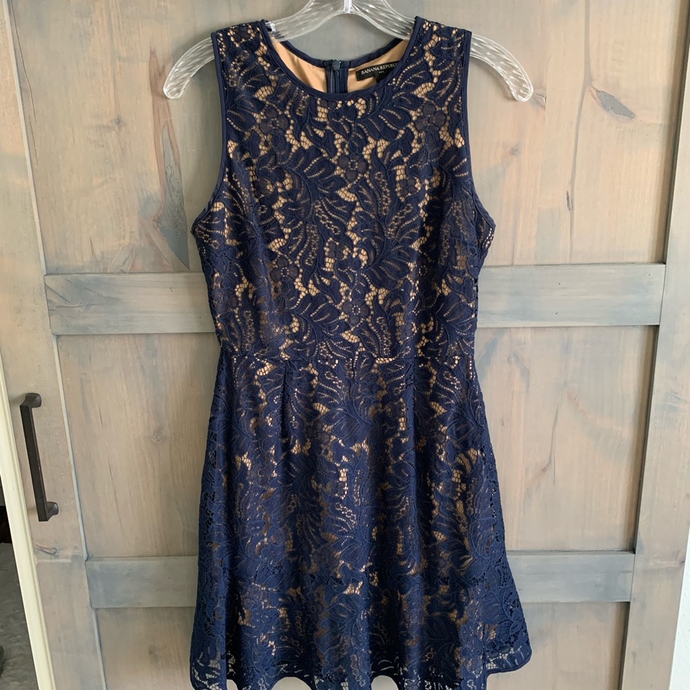 Banana Republic Navy lace dress Sz 2p